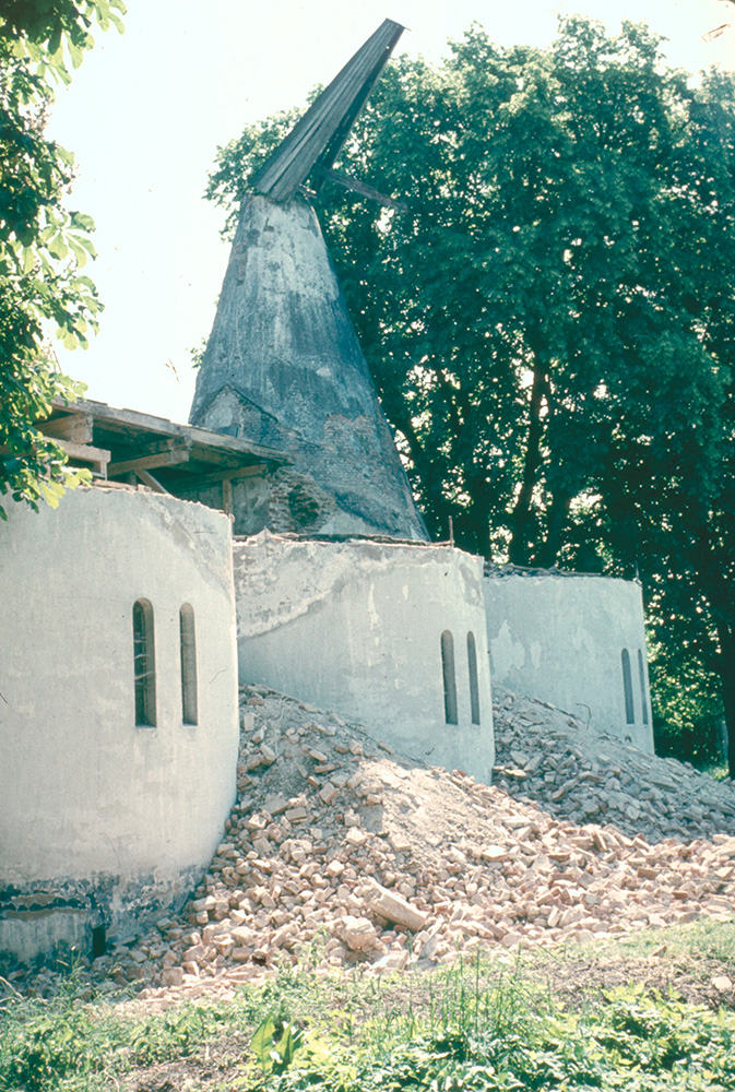 Abbruchreste der Hopfenhalle von Wigan & Richardson in Siegenburg, um 1980.