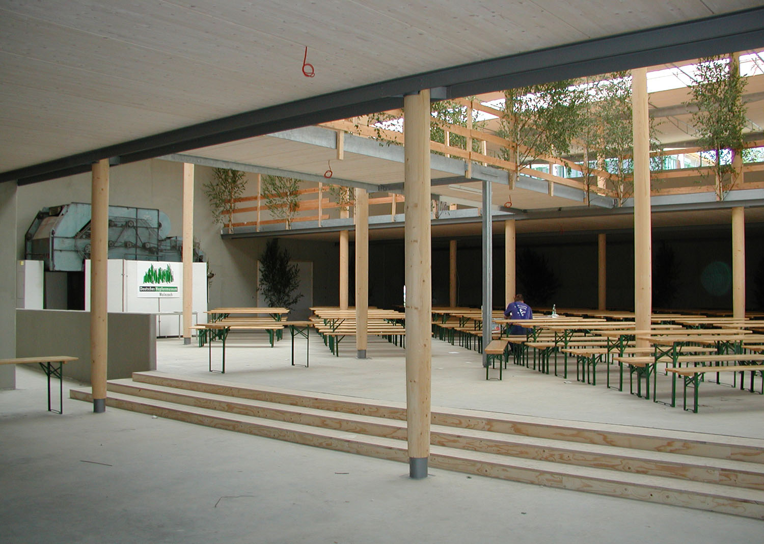 Topping out ceremony 2003