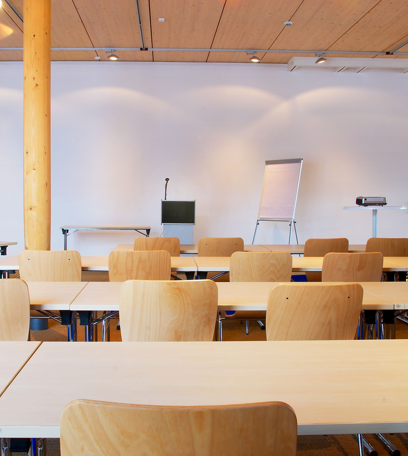 Speakers' area with lectern and flipchart