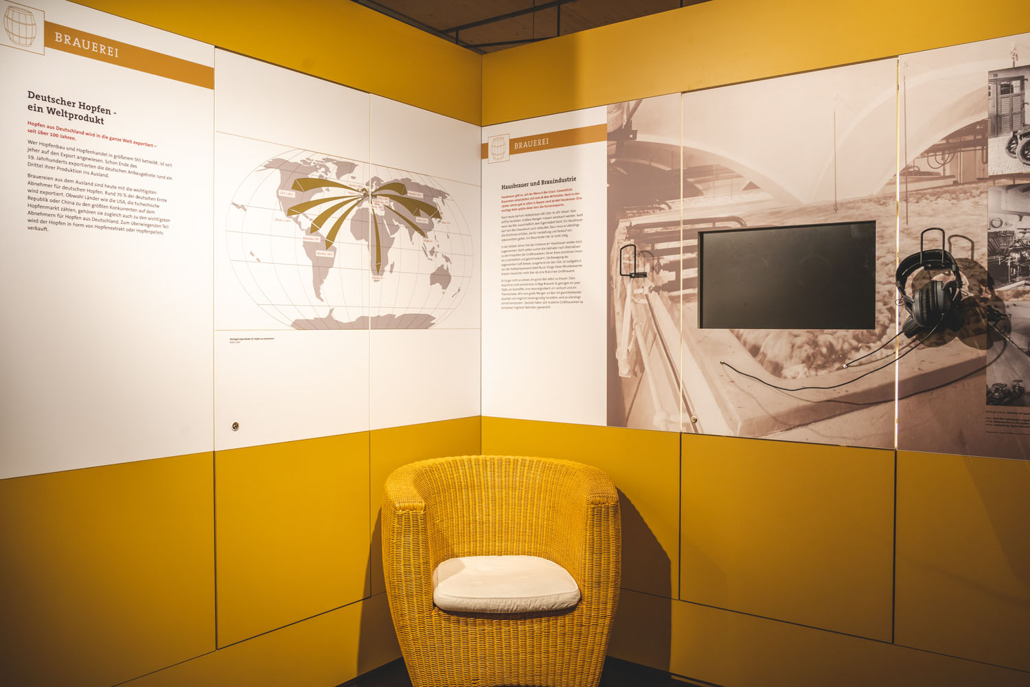 Neue Ausstellungstafeln im Bereich 