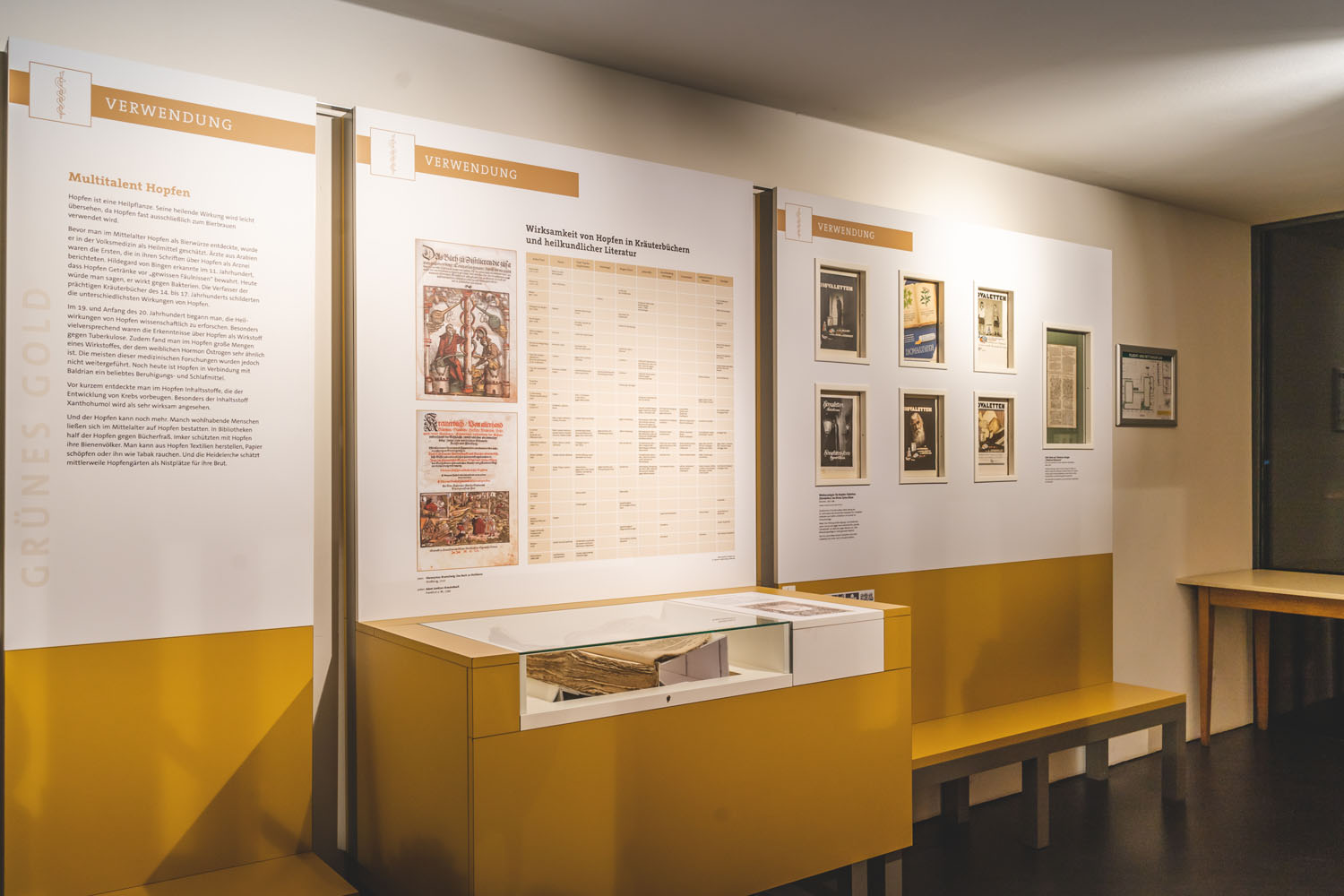 Neue Ausstellungstafeln im Bereich 